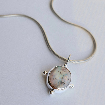 Pinky & great Australian Opal pendant