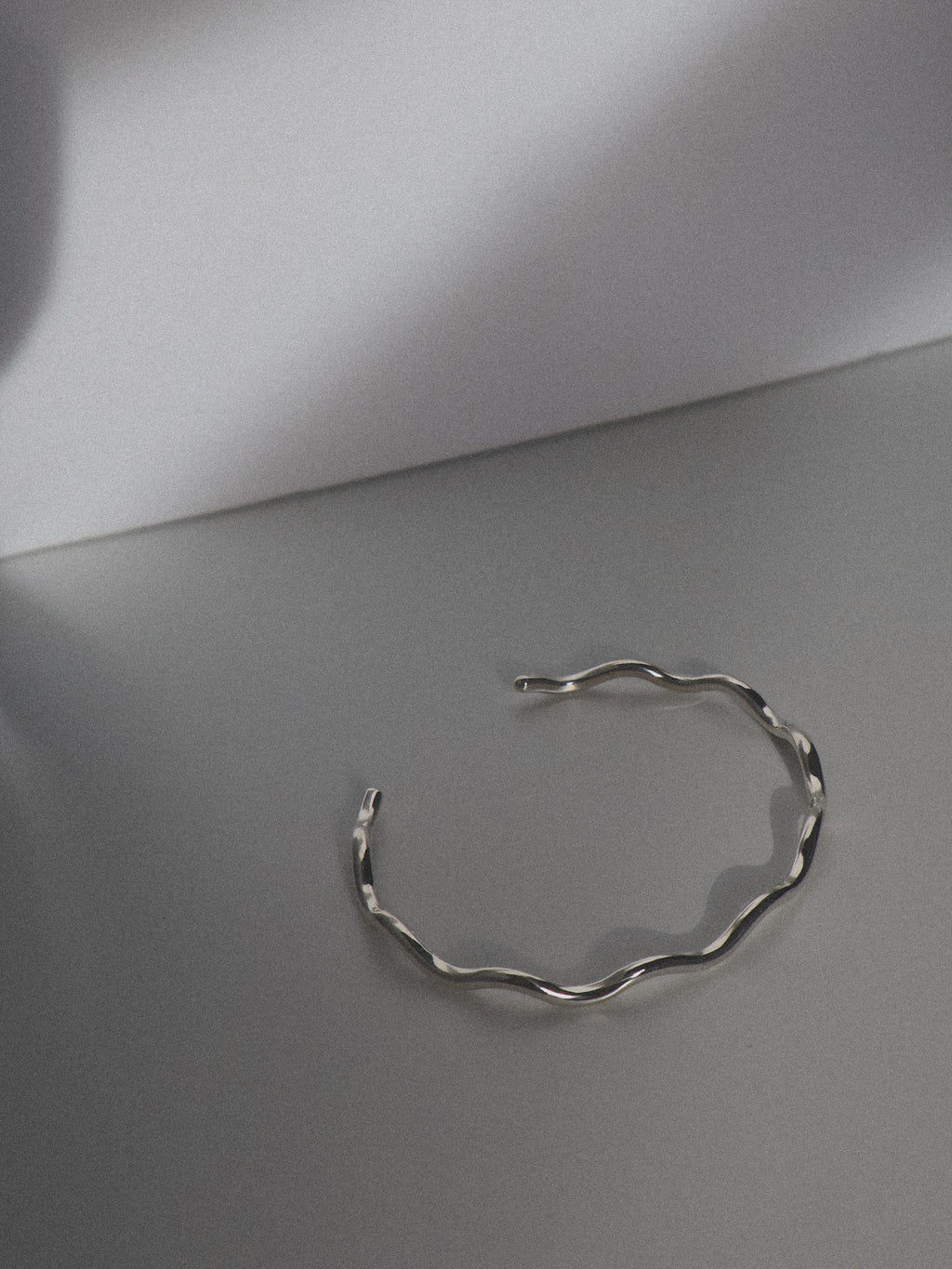 Wavy baby cuff