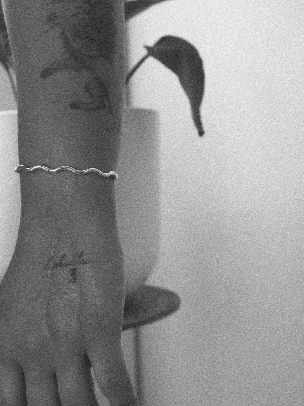 Wavy baby cuff
